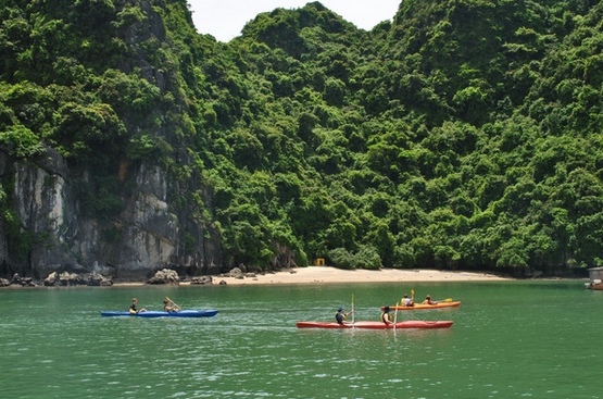 Khám phá vịnh Lan Hạ